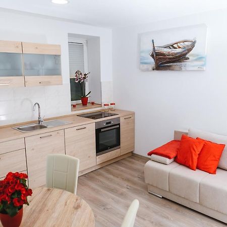 Apartma Nika Hrvatini Экстерьер фото