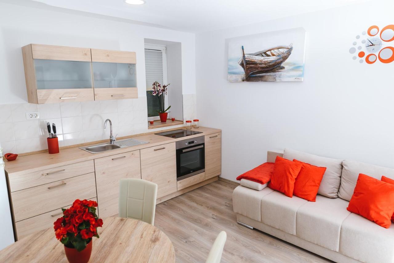 Apartma Nika Hrvatini Экстерьер фото